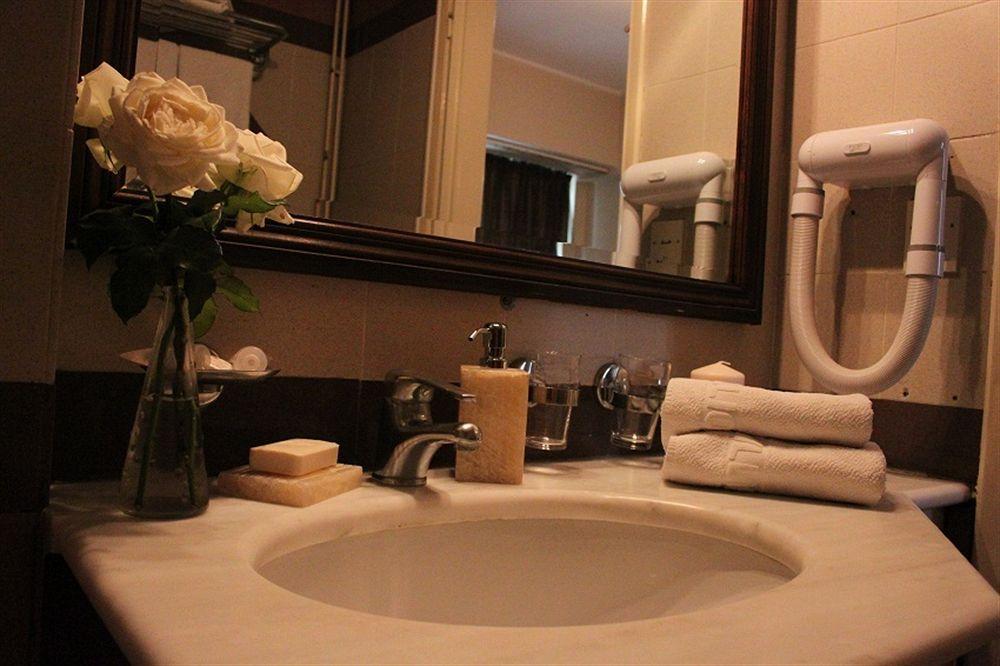Achillion Hotel Atina Dış mekan fotoğraf